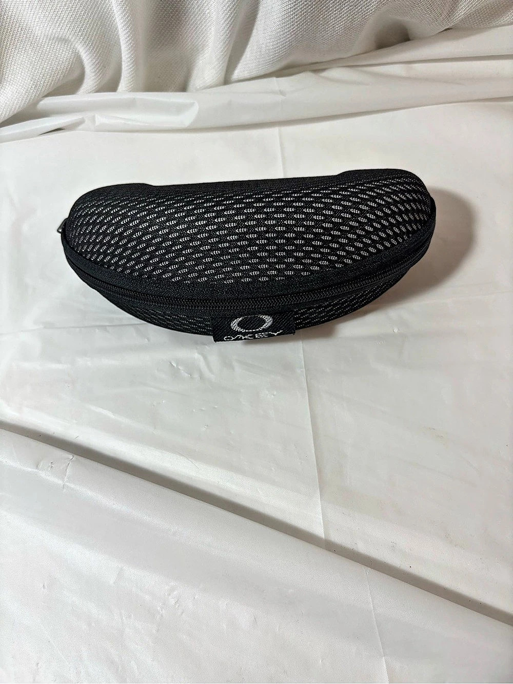 Oakley Soft Vault Sunglass Case with Microbag, Black